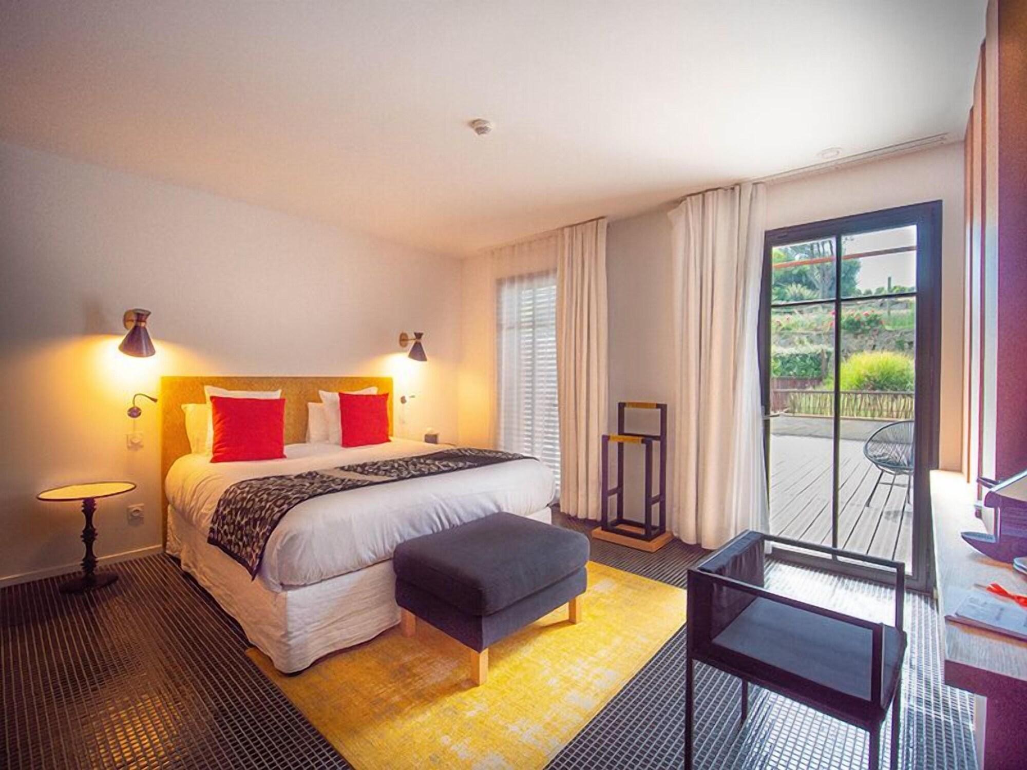 Hotel Pont Levis - Franck Putelat 4*